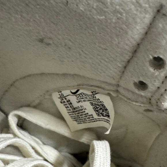 Nike High-Top Sneakers - Off-White - Picture 6 of 6